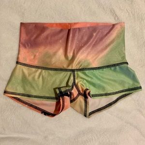 TEEKI northern lights retro shorts like new! XS